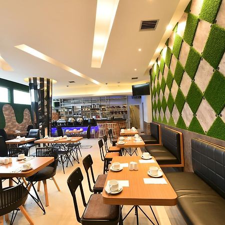 Midtown Xpress Balikpapan Hotel Kültér fotó