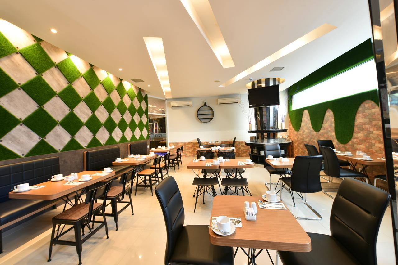 Midtown Xpress Balikpapan Hotel Kültér fotó