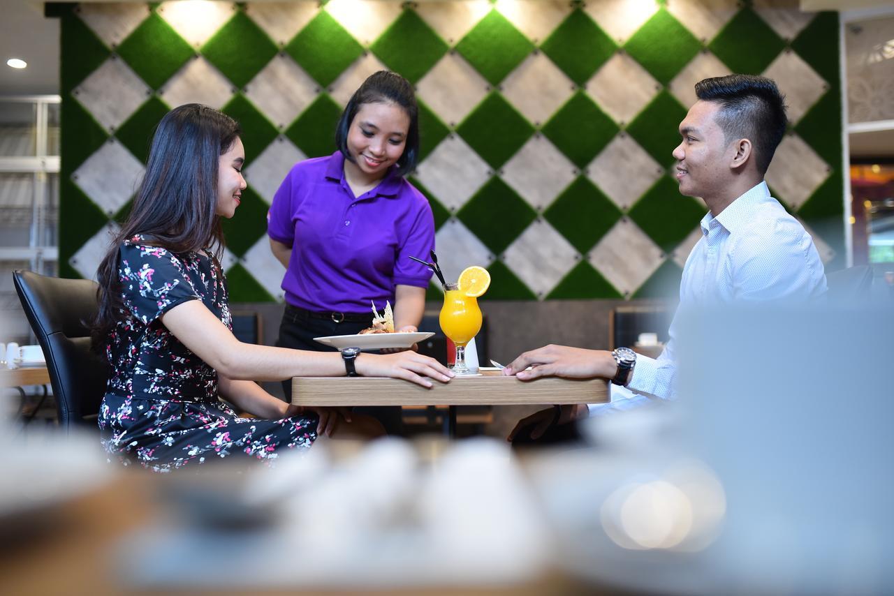 Midtown Xpress Balikpapan Hotel Kültér fotó