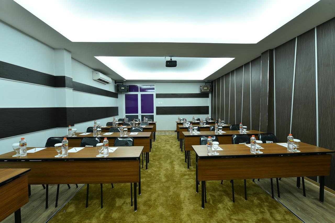 Midtown Xpress Balikpapan Hotel Kültér fotó
