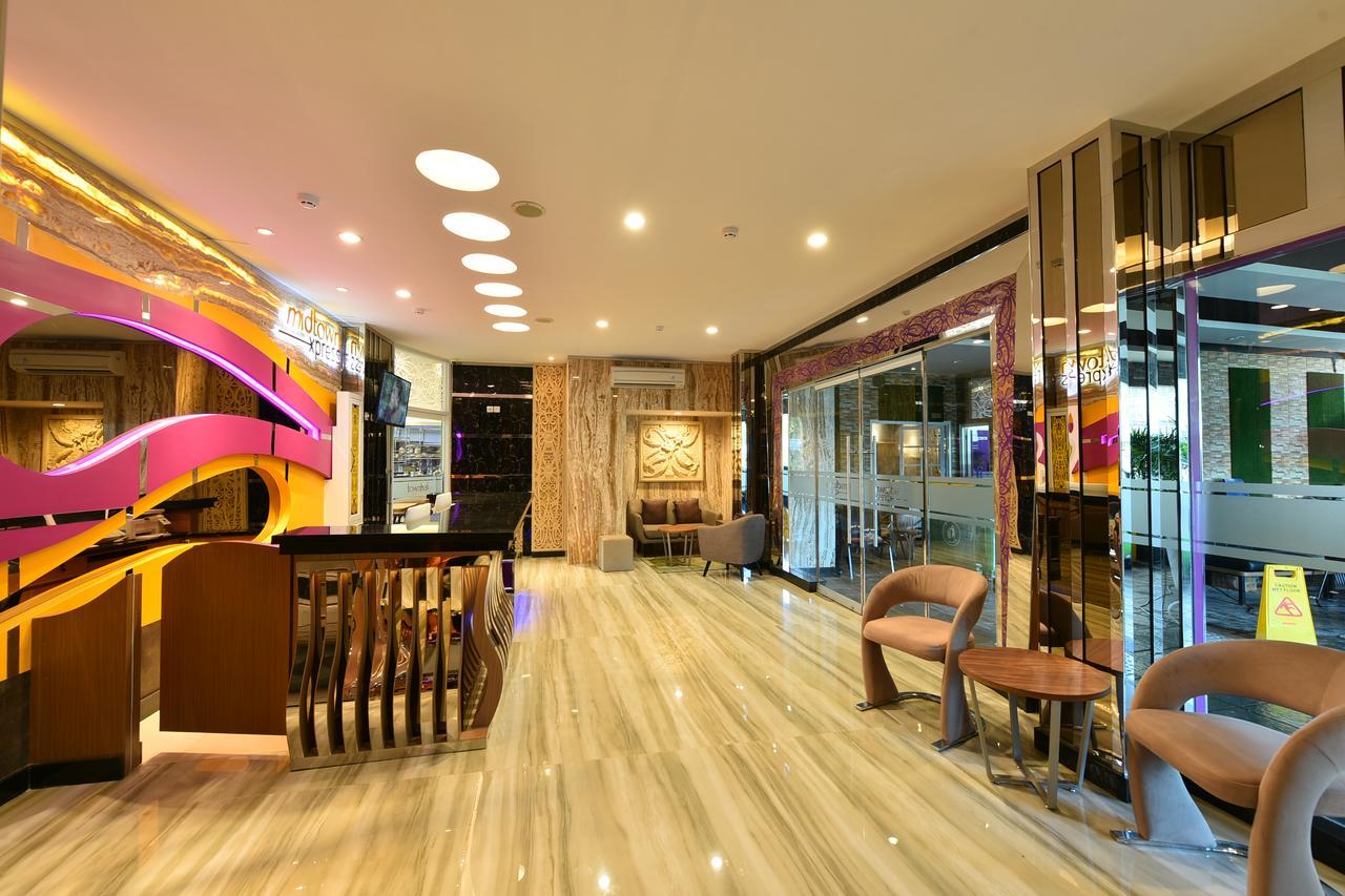 Midtown Xpress Balikpapan Hotel Kültér fotó